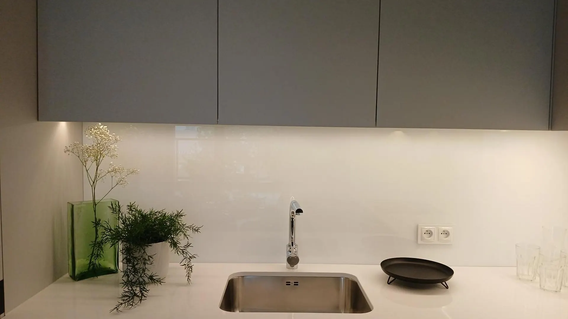 Vipwarsawapartments Pl Premium 3 Rooms Apartments At Grzybowska 37 0*, 华沙 波兰